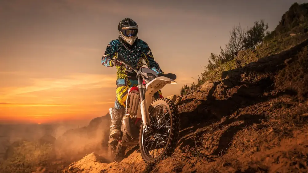Quantas marchas tem uma moto de motocross